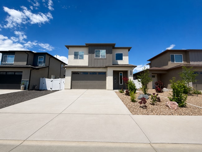Building Photo - Stylish 2023 Home for Rent | 4 Bed • 2.5 Bath • Prime North Grand Junction Location