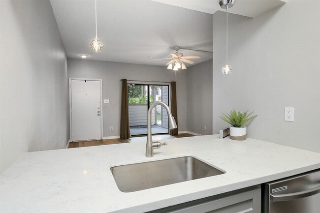 Photo - 7065 N Holiday Dr