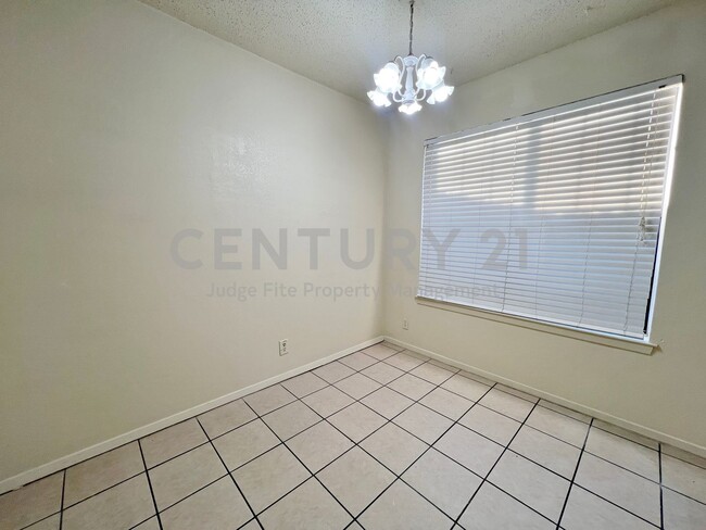 Photo - Great 2-Story 2/2.5 Condo Close to UNT For Rent!