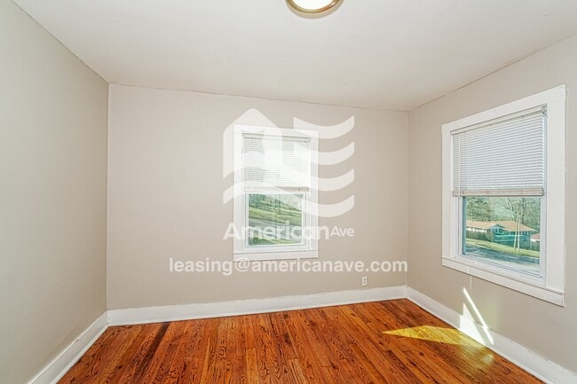 Photo - 707 19th St S