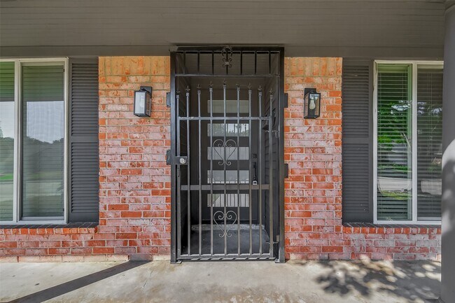 Photo - 11742 N Little John Cir