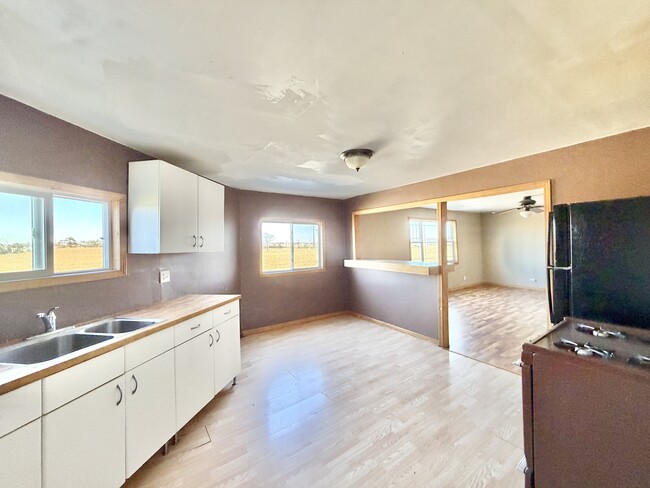 Building Photo - 9188 Old Hwy P Unit 1