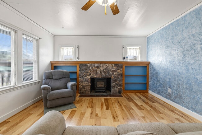 Photo - 735 N 2nd St