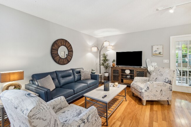 Photo - 2754 1st Ave