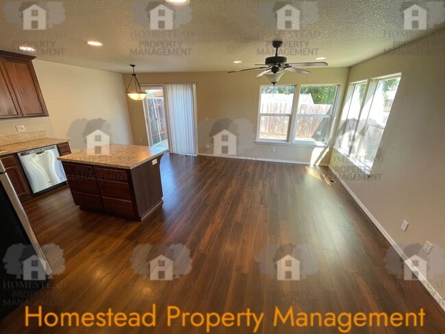 Photo - 1449-1451 Northgate Dr. Unidad 1451