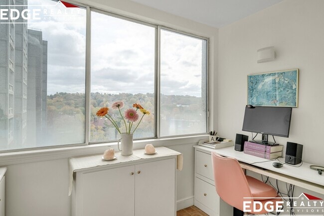 Photo - 1731 Beacon St Unidad 717