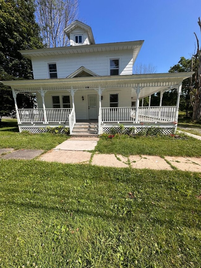 5 Bedroom/1 bath Single family house - 5 Bedroom/1 bath Single family house