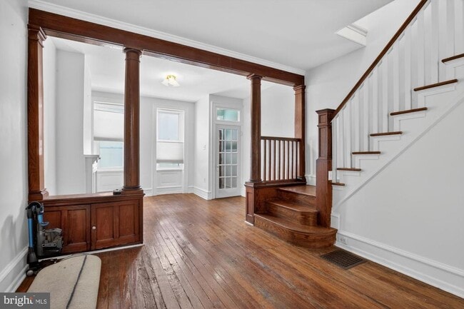 Photo - 1910 N Howard St