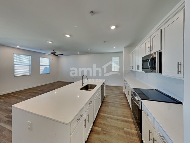 Photo - 9549 Harkes Dr