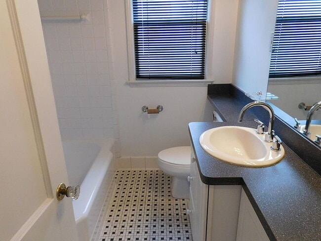 Photo - 1646 Villa Rd