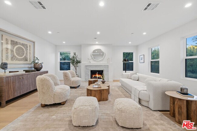 Photo - 4525 Greenbush Ave