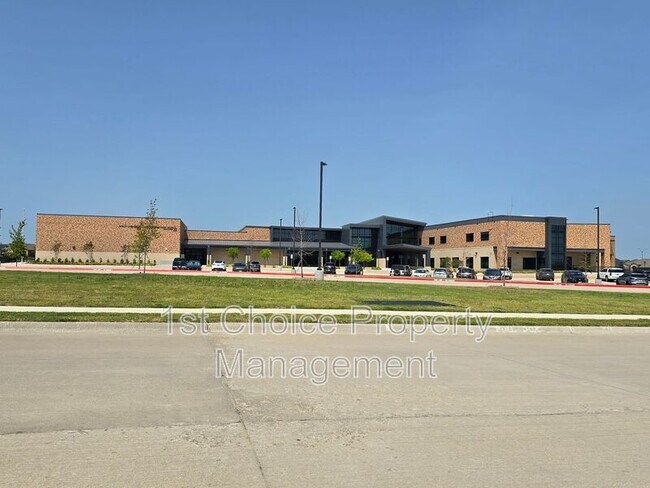 Photo - 2101 Sun Star Dr