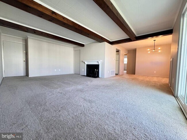 Photo - 13 Warren Lodge Ct Unidad 1-B