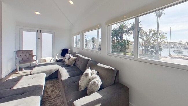 Photo - Waterfront Lido Island with Pool