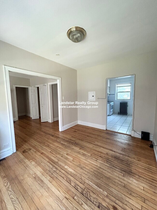 Photo - 916 Reba Pl Unit 1N