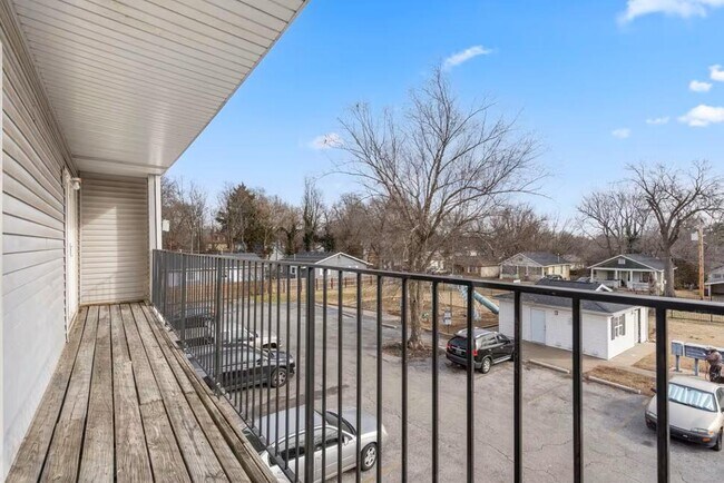 Photo - 865 S Douglas Ave