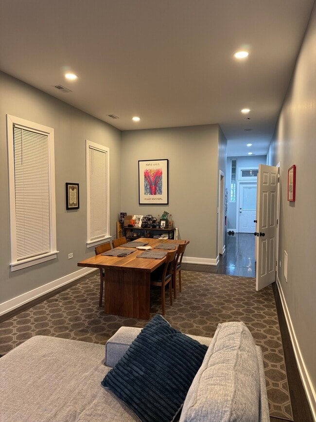 Photo - 2613 W Cortland St