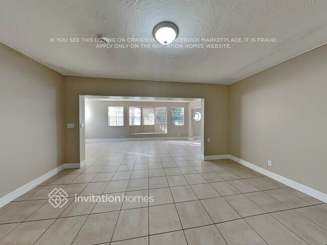 Photo - 4710 Madison St