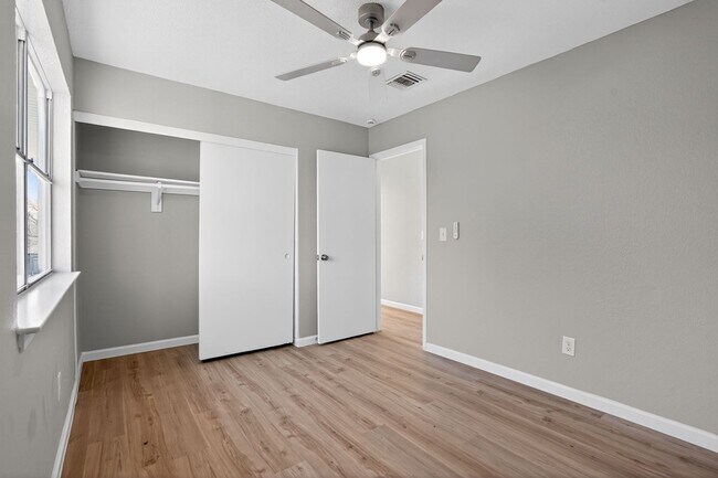 Photo - 5103 Devon Green Dr