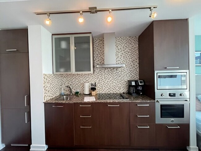 Photo - 255 Bremner Blvd Unit SI ID1538970P