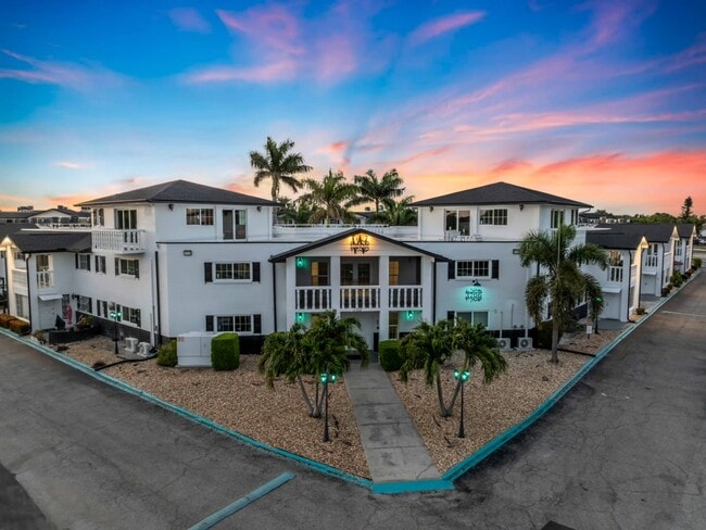 Photo - 3704 Broadway Unit 216