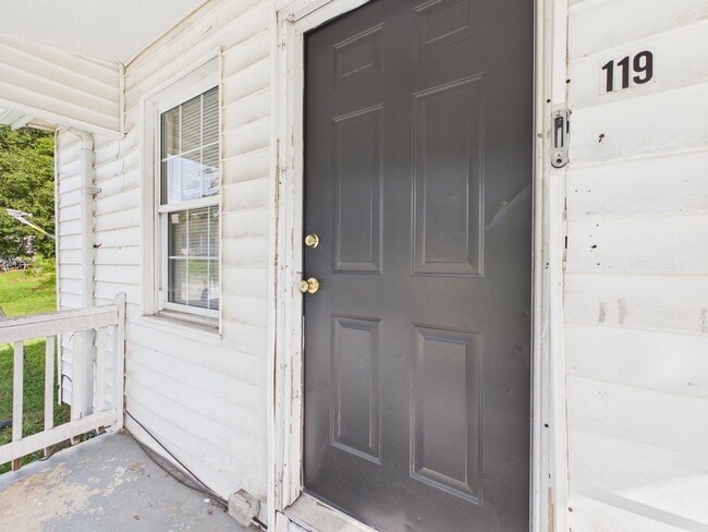 Photo - 119 Railroad St