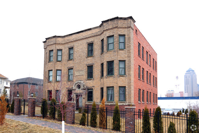 Photo - Murillo Flats Apartments