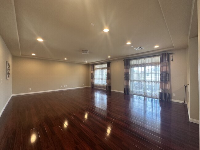 Photo - 8125 Crimson Creek Ct