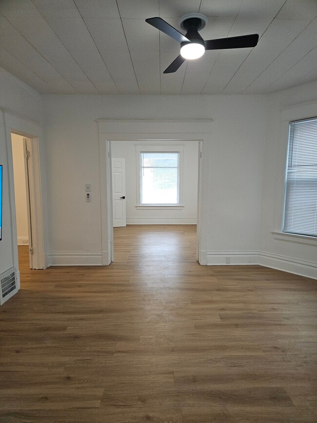 Living room - 5706 22nd Ave Unit Lower