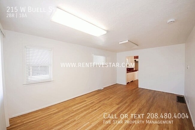 Photo - 215 W Buell St