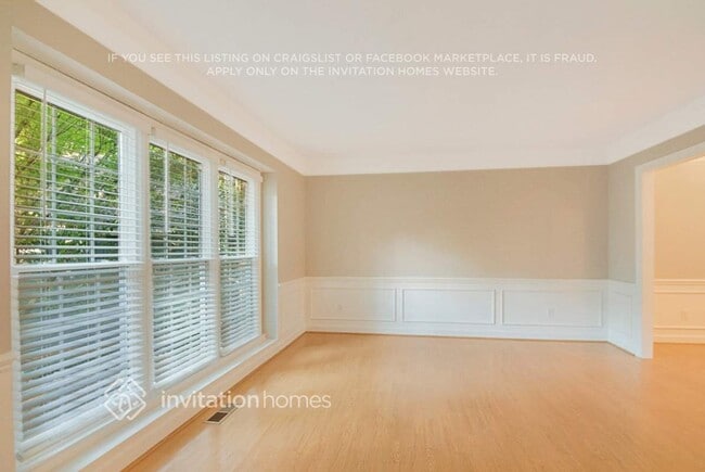 Photo - 305 Durington Pl