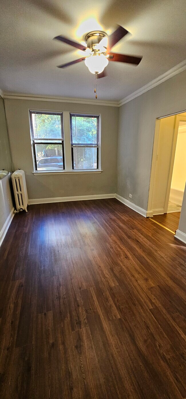 Photo - 656 W Sheridan Rd