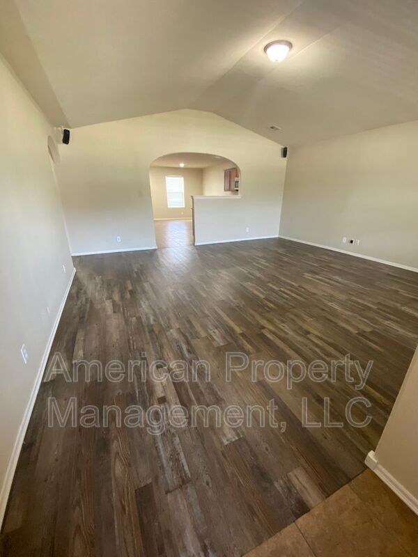 Photo - 4113 W 105th St S