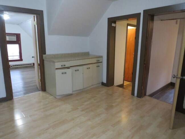 1202 13th Ave E Unit 2