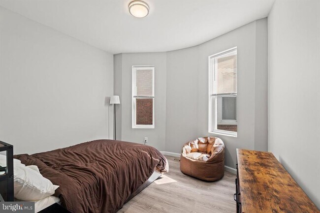 Photo - 4928 Florence Ave