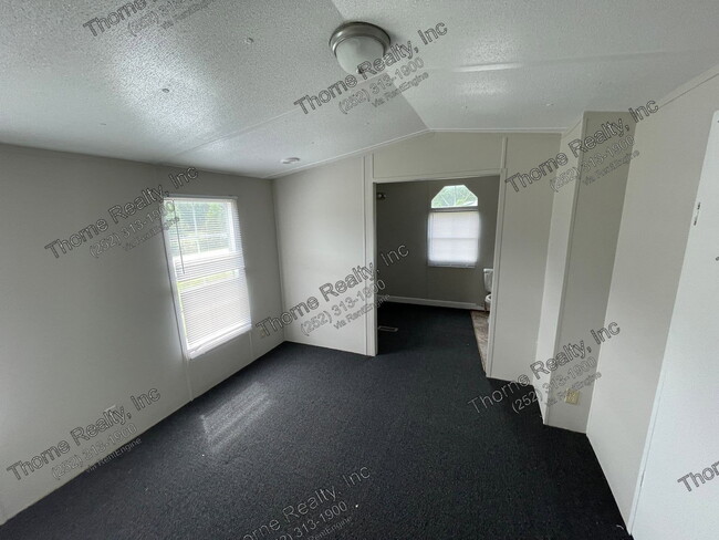 126 Hemlock Ln