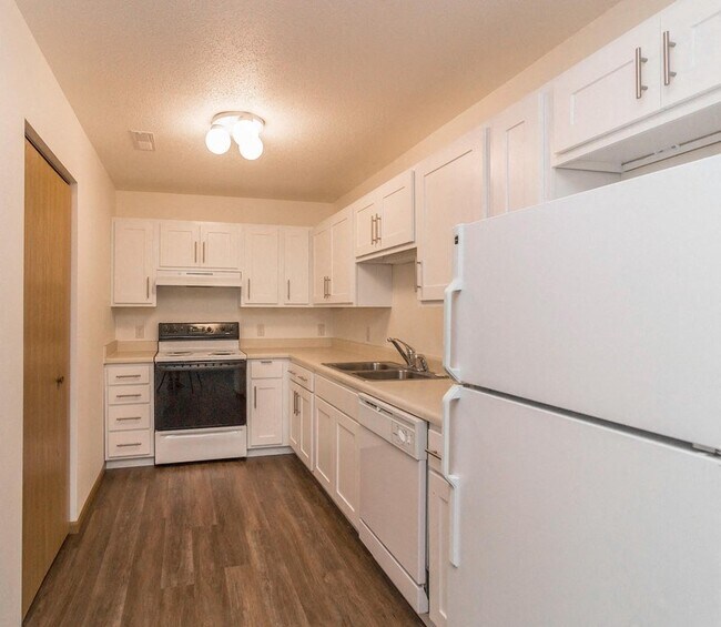 Brandon Heights Village Apartments Townhomes for Rent Bismarck, ND