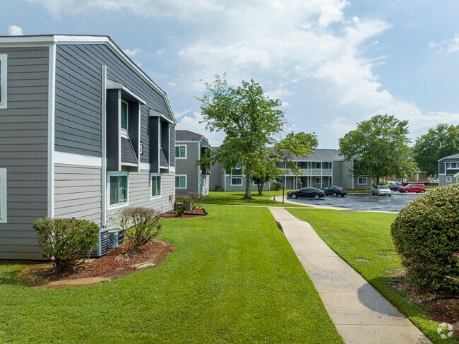 Photo - Summer Lodge Apartments