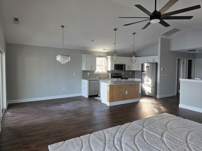 Photo - 1048 Meadowoods Dr