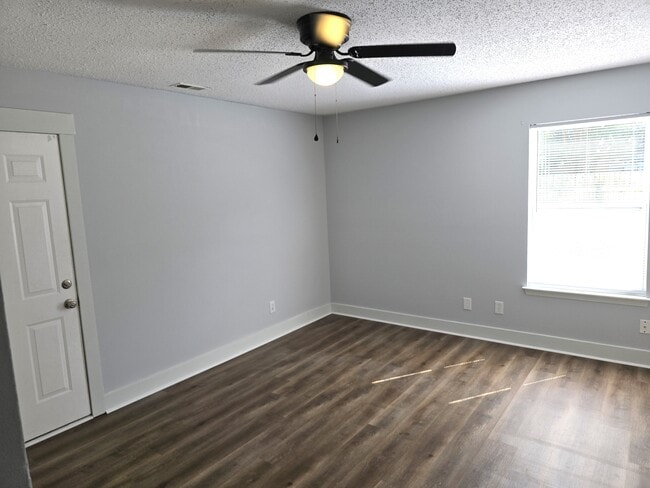 Photo - 2100 Fort Belvoir Dr