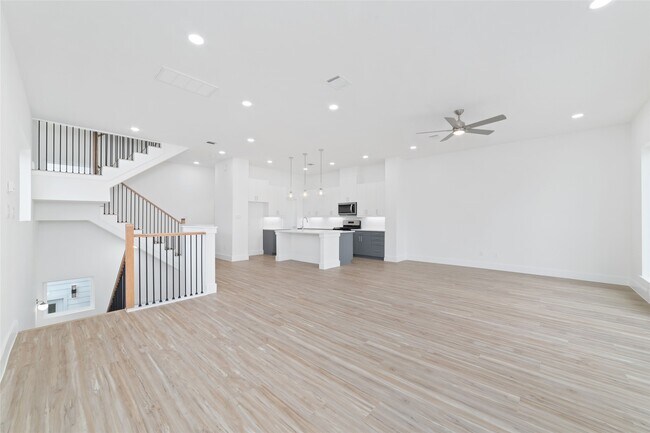 Photo - 2107 Holman St
