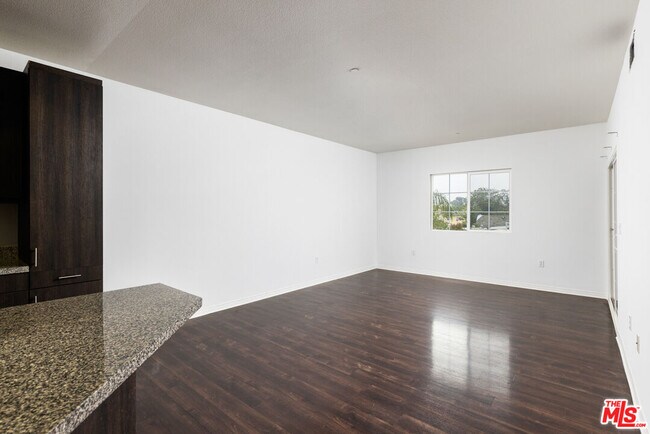 Photo - 1408 W Washington Blvd Unit 207