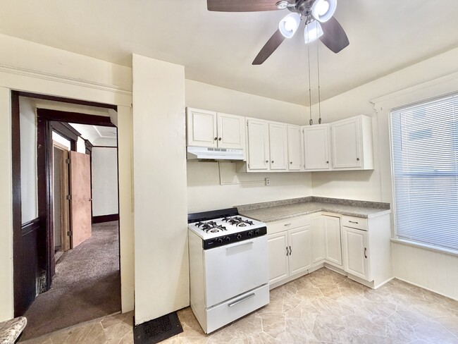 Photo - 551 S Main St