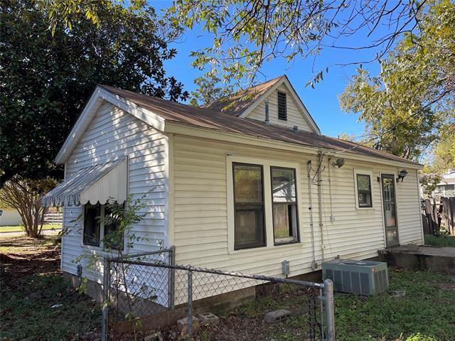 Photo - 2420 Oakwood Terrace