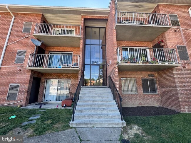 Building Photo - 7980 Audubon Ave Unit A3