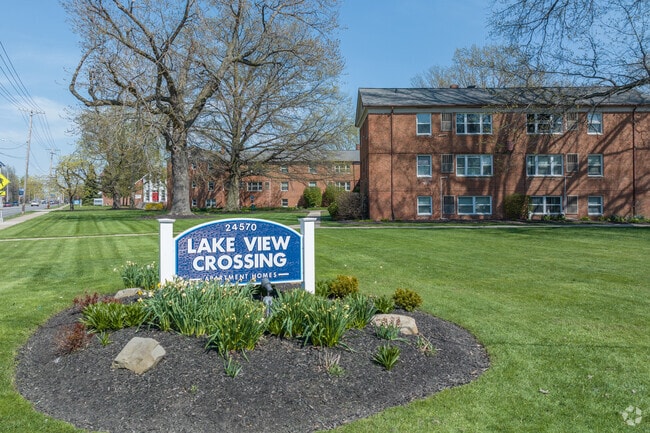 Photo - Lake View Crossing