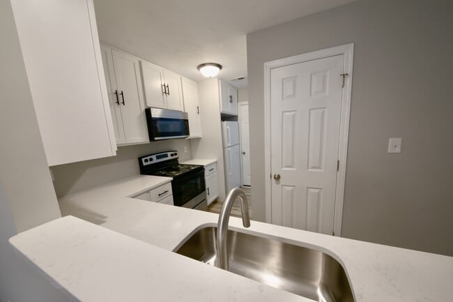 Photo - 2813 S Walnut St