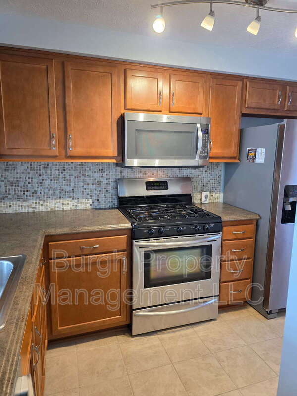 Photo - 373 Scott Ln