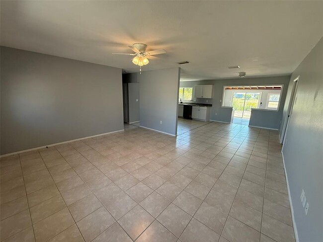 Photo - 3236 Montclair Cir