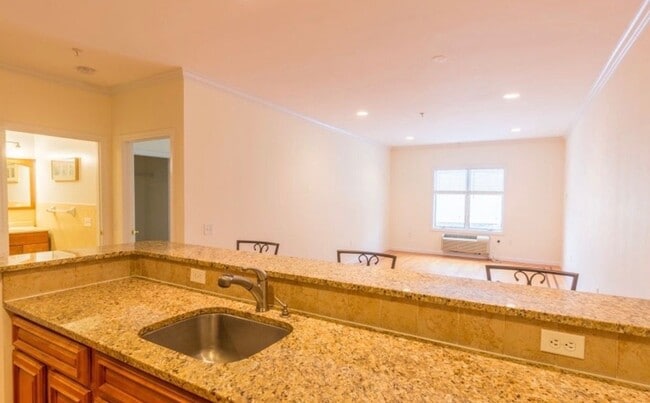 Photo - 528 52nd St Unit 204